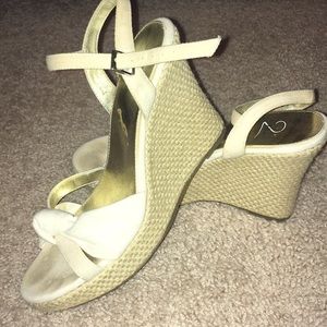 White wedges